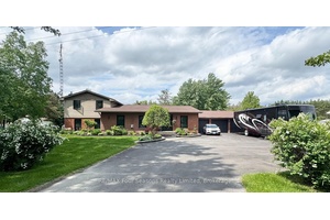 Stunning 4 1 bedroom, 3 bathroom split bungalow on a 1 acre landscaped lot just 20 mins to Barrie, Collingwood amp ; Wasaga Beach.