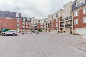 1000 Sqf Penthouse Suite In The Sought After Boutique Style Applewood Terrace Building Conveniently Located On Bloor Transit Line.