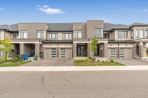 This stylish and modern 3 bedroom, two story executive townhome is located in the heart of Guelph, offering both luxury and convenience.