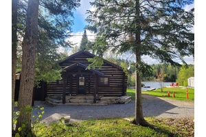 Dreaming Of A Gorgeous Chalet Style Cottage That Is Year Round And Fully Made Of Beautifully Crafted Round Logs With Extra Insulation, Flexible Chinking Which Enhanced Looking ?