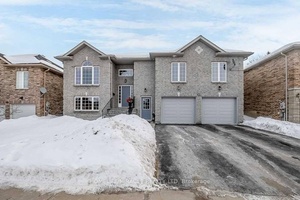 Beautiful 4 Bedroom Upper Level Lease in Top School District !
