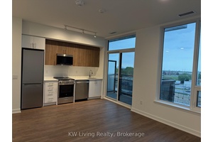 Lovely studio in Canopy Condo located in Hurontario amp ; Eglinton !