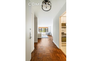 Bright amp ; Comfortable 1 Bedroom with Doorman and Roof Deck This inviting 1 bedroom, 1 bath home is set in a well maintained postwar building and features a smart ...