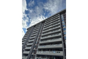 Bright And Sunny 3 Bedroom Unit With SW Views.