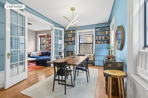 Come live amongst the treetops in this beautiful top floor, five room, corner apartment overlooking the mighty Hudson River, with seasonal river views.