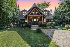 Welcome to your very own lakefront paradise !