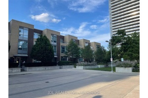Prime Location. Luxury And Spacious Townhouse.