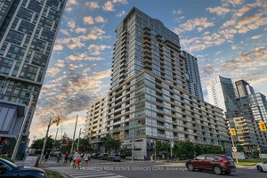 Gorgeous Bright East Facing Unit With Cn Tower View.