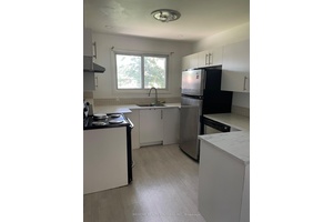 Welcome to this warm 2 Bedrooms house apartment.