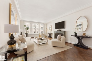 Elegant Park Avenue Pre War 8 Room Estate This sunny, high floor three bedroom, three bathroom apartment showcases the hallmark pre war elegance and charm of one of Carnegie Hill's ...