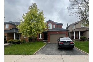 Exquisite 2 Storey Home in Desirable Innisshore !