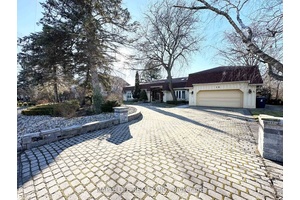 Rarely Offered Exquisite Private Home in the Heart of Toronto !