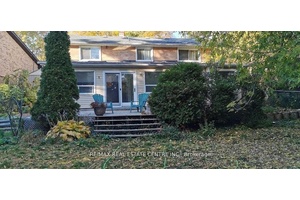Your Opportunity To Live In The Highly Sought After Mineola Neighbourhood of Mississauga.