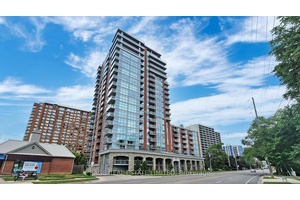 Experience the best of Burlington in this stunning 1 bedroom plus den condo in the highly sought after Strata building.
