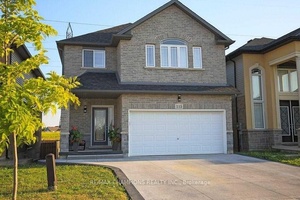 This bright and spacious home in a prime location features 3 bedrooms and 3 bathrooms.