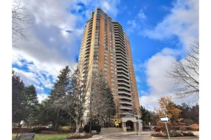 Luxurious living in The Excellence by Tridel.