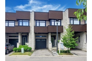 This exquisite executive townhome features 3 bedrooms and 4 bathrooms, combining modern luxury with functionality.