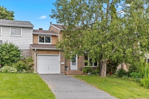 Welcome to 2530 Autumn Hill Crescent a well maintained 4 bedroom freehold carriage home nestled on a quiet crescent in sought after Blackburn Hamlet.