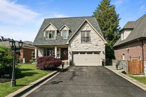 Presenting 2497 Sharon Crescent !