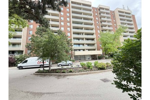 Spacious 3 Bedroom Condo Ideal for investors and families requiring 3 Bedrooms Modern kitchen with plenty of counter cabinet space !