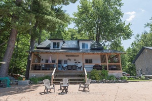 Stunning four season cottage that looks like it needs to be in Cottage Life Magazine.