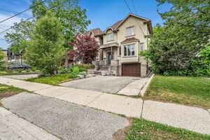 Welcome to an exquisite 4 1 bedroom, 2 kitchen, Magnificent Custom Home, Built W Superior Quality amp ; Workmanship, One Of The Most Beautiful Home In The Prestigious Mill Pond ...