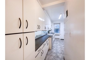 Spacious 2 Bedroom Co op with Private Terrace, Doorman amp ; Prime Midwood Location Discover comfort, convenience, and value in this oversized 2 bedroom, 1 bathroom co op, perfectly positioned ...