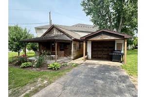 Welcome to 4149 Welland St in the heart of Chippawa !