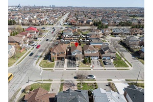 Welcome To 3 Deforest Dr !