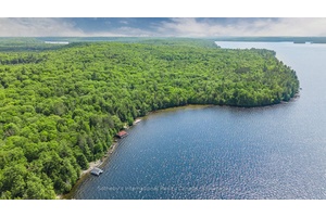 This remarkable estate, known as Balfron, is a once in a generation offering on Lake of Bays.