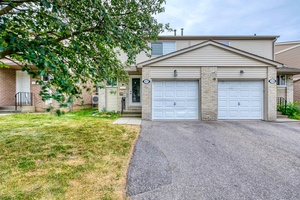 Welcome to 17 New Port Way, a rarely offered 3 1 bedroom, 4 bathroom semi detached condo in the heart of Thornhill, Markham.