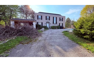 Prestigious Big Lot in Bridle Path Community !