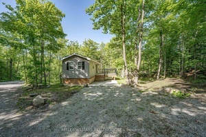 Modern 3 Bedroom Mobile Cottage in Muskoka, Move In Ready !