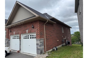 Dreamland Bungalow with Stunning City Views in Prime Westridge Location !