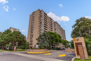 Welcome to this stunning and spacious 3 bedroom plus solarium apartment located in the heart of central Brampton, just steps from Bramalea City Centre BCC and offering easy access to ...