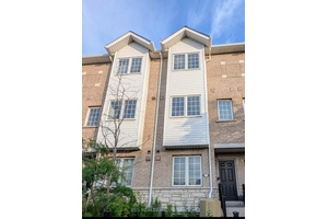 Modern amp ; Spacious Freehold Sun Filled 3 Bedroom Townhouse Located In A Prime Location.