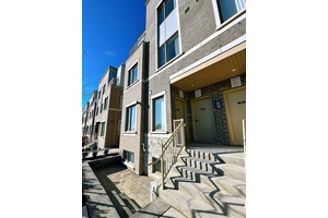 Spacious 2 Bedroom 2. 5 Bathrooms End Unit Townhouse At Master Planned Community M2 Towns By Menkes Located In The Heart Of South Vaughan Metropolitan Centre.