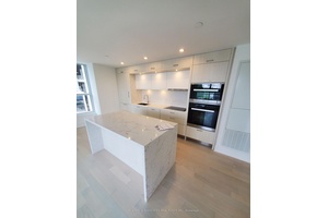 Welcome to Auberge on the Park II by Tridel a luxurious residence located at 20 Inn on the Park Drive in the heart of Toronto's prestigious Midtown.