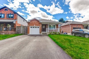 Welcome to this beautifully updated 4 level back split in one of Courtices most desirable neighbourhoods.