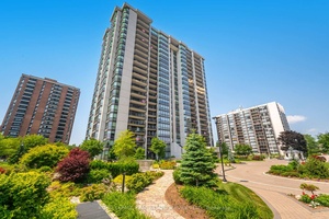 Welcome to a rare opportunity to live in the heart of Bronte Village, one of Oakville's most sought after waterfront communities.