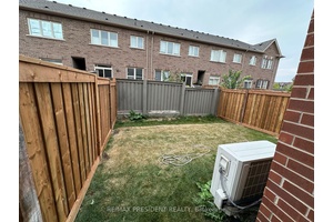 Welcome to this beautifully maintained 2 storey townhouse built by Mattamy Homes, offering comfort, convenience, and style.