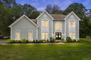 Welcome to Salem Chase, North Salem's most coveted neighborhoods.