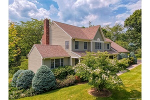 CRYSTAL CLEAR HOME where classic colonial charm meets modern pizazz and energy efficiency in one of Warwick s most sought after, well established neighborhoods known for its elegant country homes ...