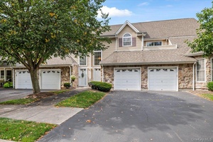 Welcome to this beautifully maintained 2 bedroom, 2 bathroom Upper Level Devonshire model in the highly sought after Stone Ridge Estates.
