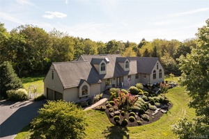Cape Cod Style Retreat in the Heart of Southold This Southold gem delivers the perfect blend of peace, privacy, and proximity to all the North Fork has to offer.