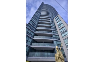 Conveniently Located Bachelor Suite In The Highly Sought After Malibu Condominium Building.