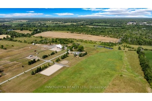 Welcome to the property of your dreams an ideal hobby or working horse farm depending on the future you are seeking.
