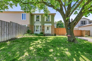 END UNIT Freehold Townhouse No Maintenance Fees !