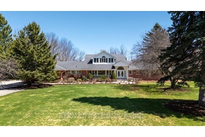 INCREDIBLE HOME ! Sought after westside escarpment location.