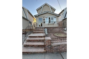 Remarkable 1 family home in Ozone Park.